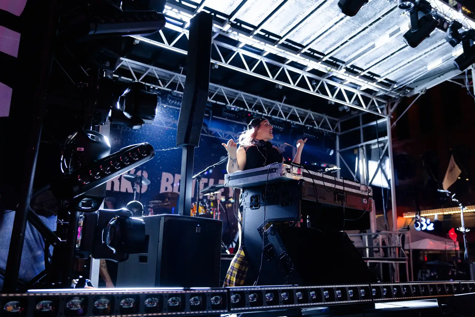 EV_EVOLVE_90_DJSheaK_OutdoorStage3_May2025_FullRights
