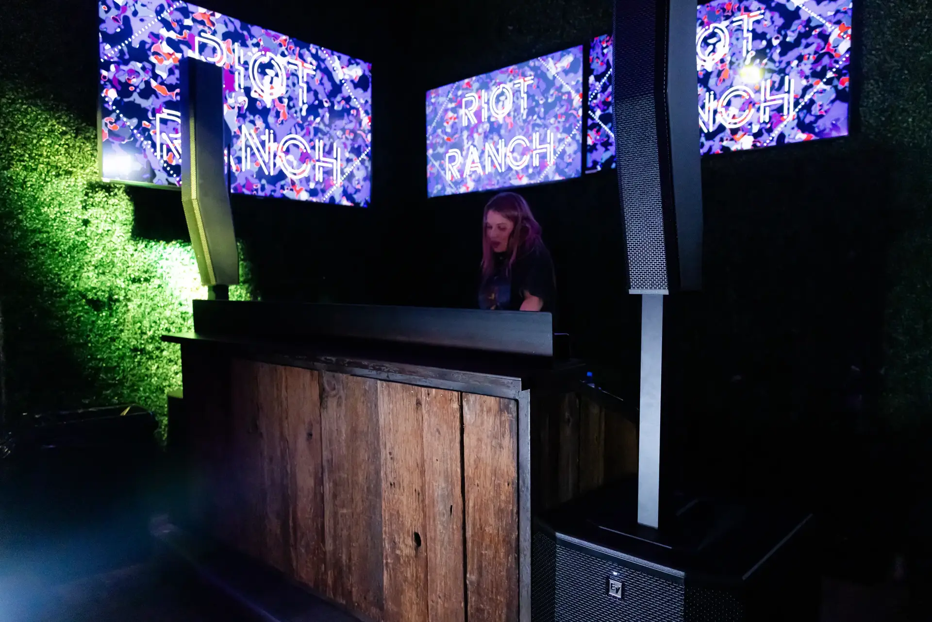 EV_EVOLVE_90_DJSheaK_IndoorStage2_May2025_FullRights